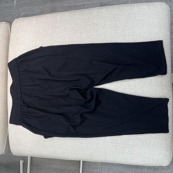黑色休閒運動寬褲 二手女裙褲,長裙,短裙,長褲,短褲,穿搭推薦,高CP服飾,洋裝,吊帶褲,吊帶裙