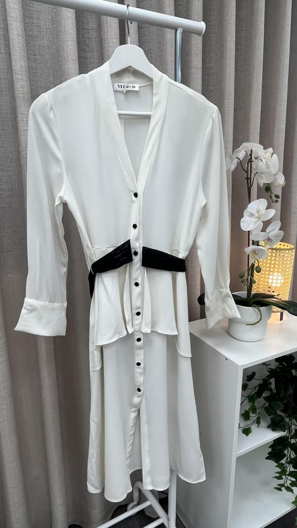 拜色氣質排釦綁帶長裙 二手女裙褲,長裙短裙,穿搭推薦,高CP服飾,正式衣服,面試穿搭,正式穿搭,約會穿搭,簡約穿搭,長裙,白色裙子