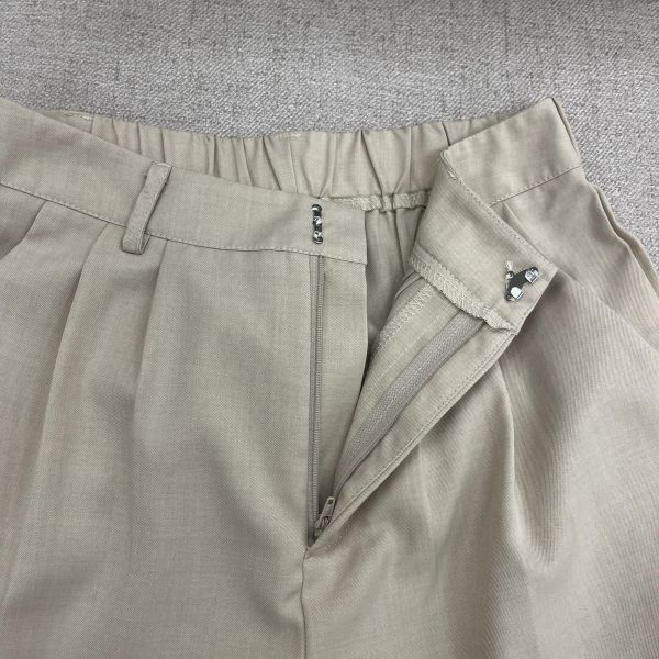 淺卡其直筒休閒褲 二手女裙褲,長褲,穿搭推薦,高CP服飾,二手長褲,氣質穿搭,正式穿搭,休閒服裝,卡其長褲,舒適好穿,百搭長褲,西裝褲