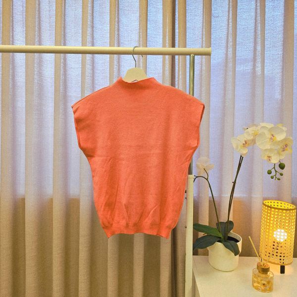 亮粉高領無袖針織上衣 女上衣 / 二手女裝 / 穿搭