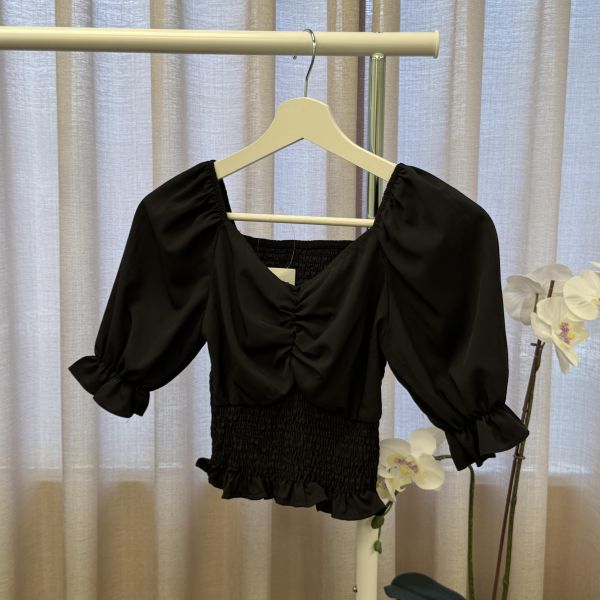 絲霧優雅澎袖短上衣 女上衣 / 二手女裝 / 穿搭