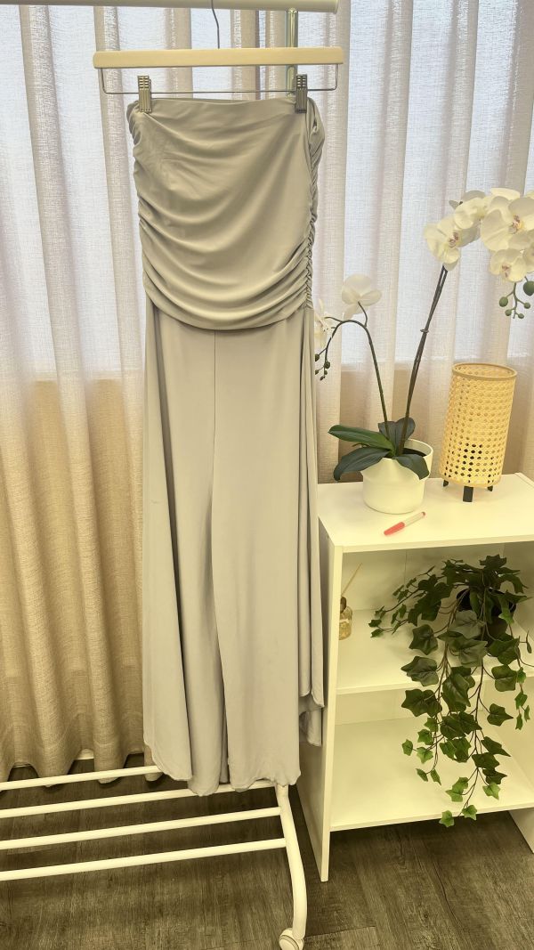 灰色平口氣質連身褲 二手女裙褲,長褲短褲,穿搭推薦,高CP服飾,平口服飾,約會穿搭,氣質穿搭,正式服裝,小禮服,女強人穿搭