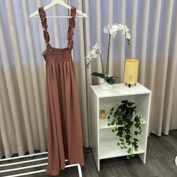 肉桂粉粗肩帶連身裙 二手女裙褲,長裙,短裙,長褲,短褲,穿搭推薦,高CP服飾,洋裝,吊帶褲,吊帶裙 平口 連身裙