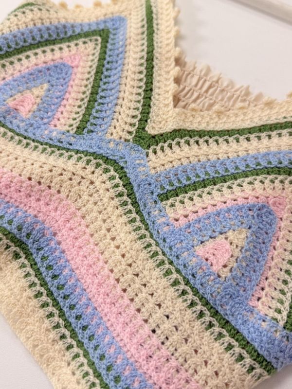 復古波西米亞風｜多色拼接鉤針手工感短版細肩帶背心 女上衣,二手女裝,穿搭,上衣,外套,襯衫