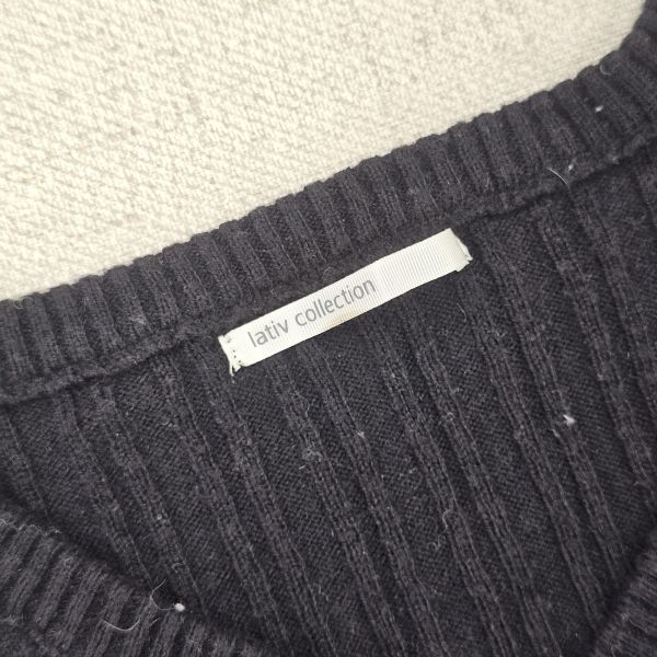 黑V領修身麻花毛衣 女上衣 / 二手女裝 / 穿搭