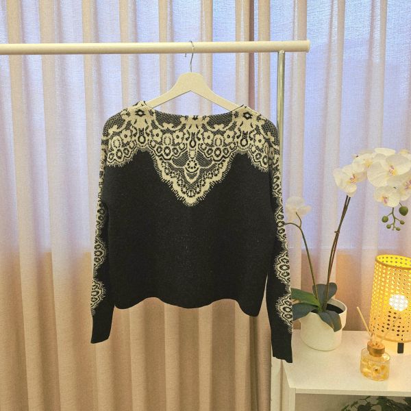 黑蕾絲印花柔軟厚毛衣 女上衣 / 二手女裝 / 穿搭