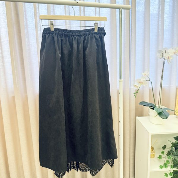 蕾絲滾邊黑色通勤百搭西裝長裙 女上衣 / 二手女裝 / 穿搭/A字 / 寬鬆 /傘狀裙擺韓系簡約寬鬆風 / 上班通勤風