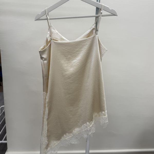 香檳色性感細肩帶吊帶 女上衣,二手女裝,穿搭,上衣,外套,襯衫