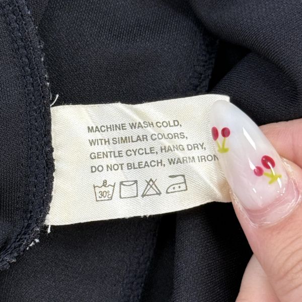 黑色顯瘦高腰A字西裝裙 二手女裙褲 / 長裙短裙 / 長褲短褲 / 穿搭推薦 / 高CP服飾