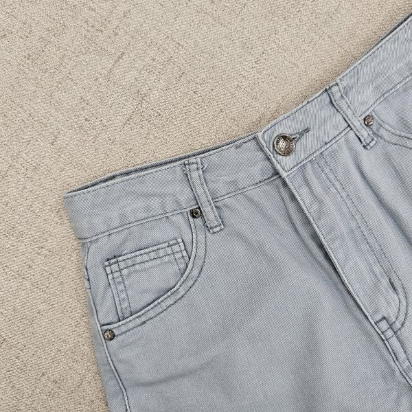 韓系微辣風前側雙刷破短褲 二手女裙褲 / 短褲 / 穿搭推薦 / 高CP服飾