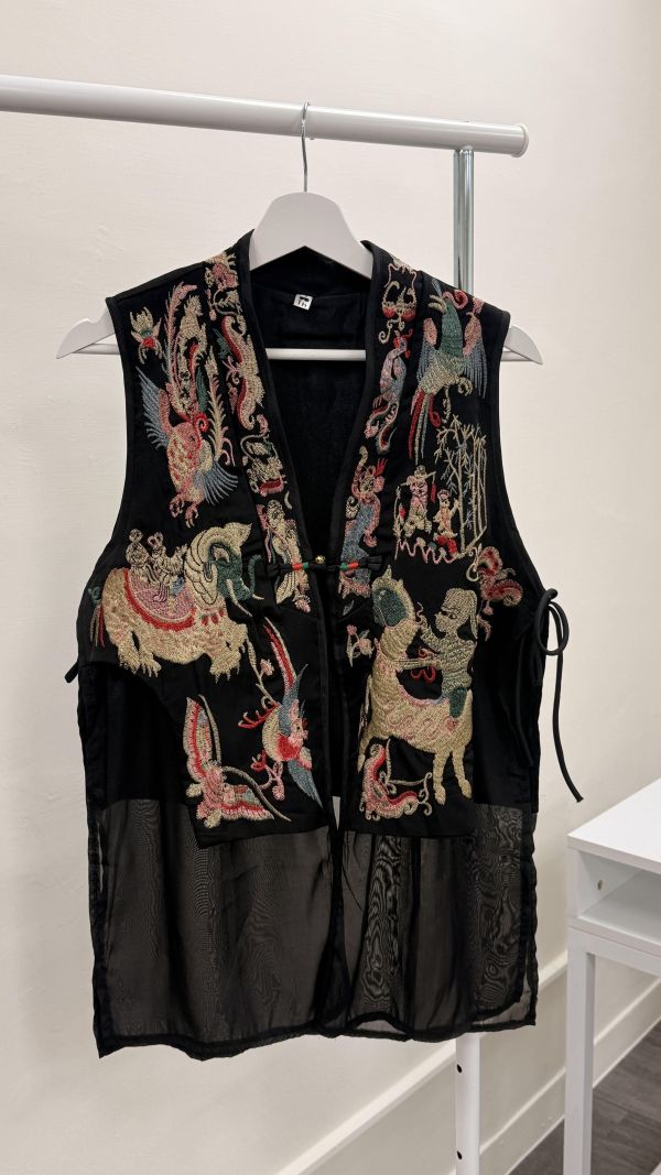 黑色印花背心 女上衣,二手女裝,穿搭,上衣,外套,襯衫
