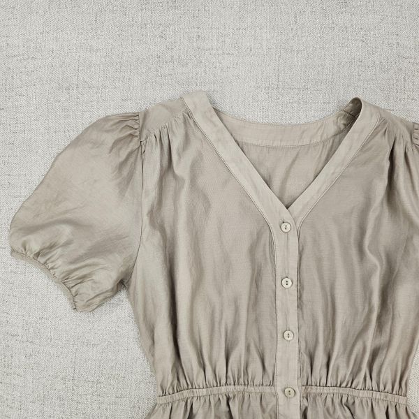 棕澎袖排釦短袖洋裝 二手女裙褲 / 長裙短裙 / 長褲短褲 / 穿搭推薦 / 高CP服飾