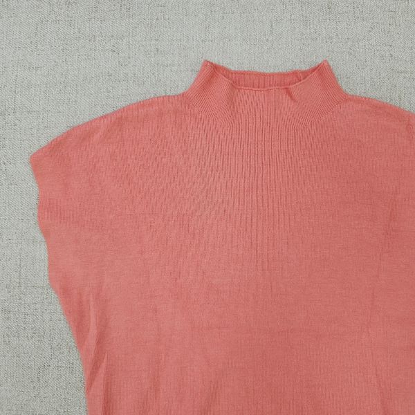亮粉高領無袖針織上衣 女上衣 / 二手女裝 / 穿搭
