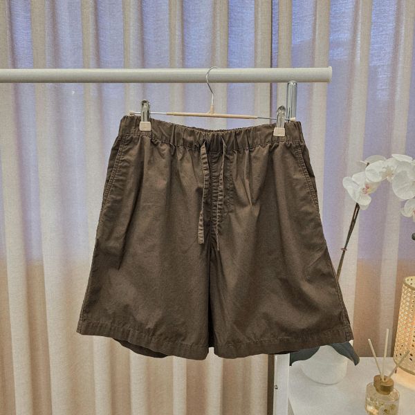 深棕挺版抽繩薄短褲 二手女裙褲 / 長裙短裙 / 長褲短褲 / 穿搭推薦 / 高CP服飾