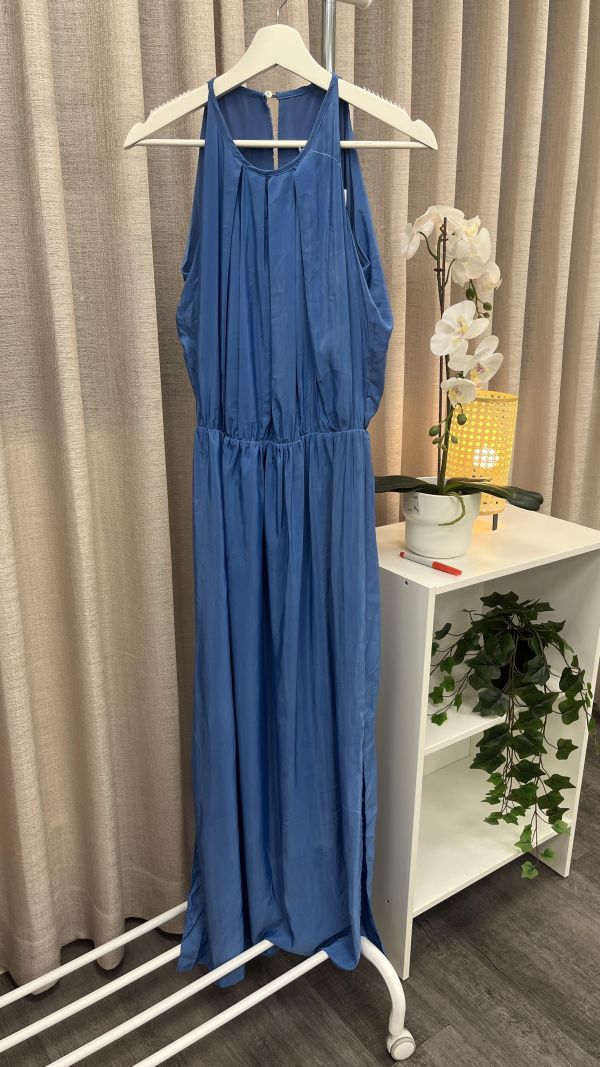 水藍色無袖禮服 二手女裙褲,長裙,穿搭推薦,高CP服飾,海邊穿搭,藍色系穿搭,氣質穿搭,禮服,藍色系禮服,晚會穿搭