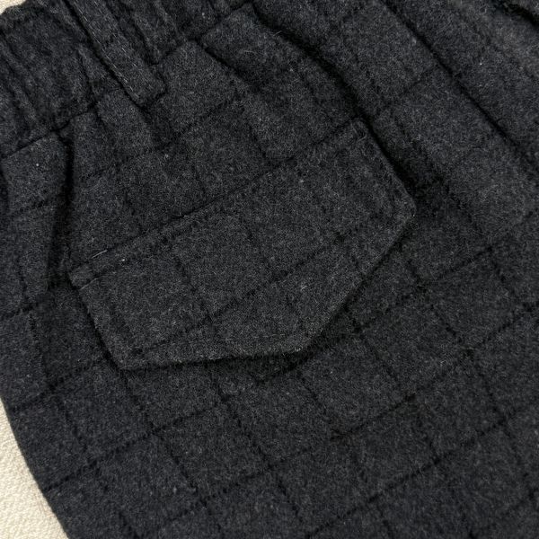 鐵灰日系格紋短褲 二手女裙褲 / 長裙短裙 / 長褲短褲 / 穿搭推薦 / 高CP服飾/中腰 /鬆緊腰 /寬鬆直筒 /日系清新風 /  溫柔氣質風 / 慵懶隨性風 / 極簡質感風 / 復古古著風