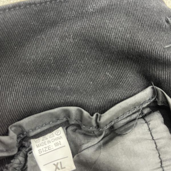 高腰A字黑褲 二手女裙褲,短褲,穿搭推薦,高CP服飾,熱褲,高腰短褲,黑色短褲,夏日穿搭,日常穿搭,休閒服飾,美式街頭風,抽繩設計