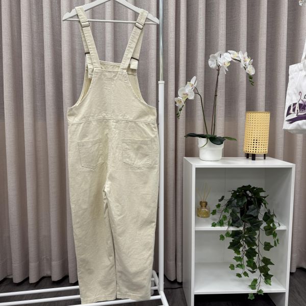 米白日系吊帶褲 二手女裙褲,長裙,短裙,長褲,短褲,穿搭推薦,高CP服飾,洋裝,吊帶褲,吊帶裙