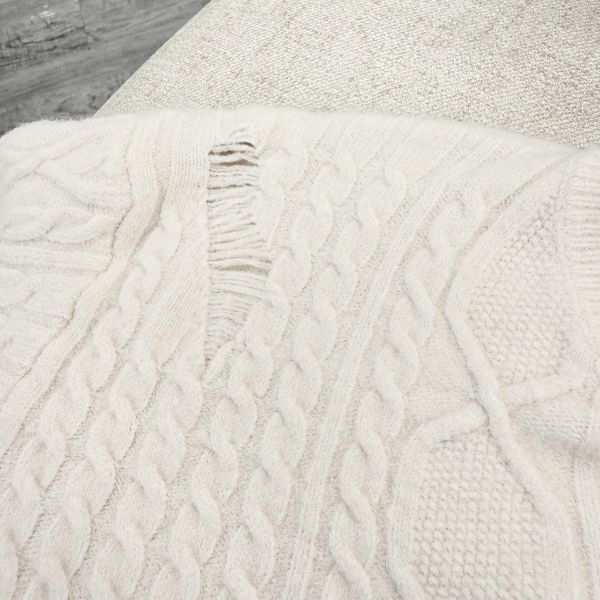 米白針織短版毛衣 女上衣,二手女裝,穿搭,上衣,外套,襯衫 毛衣 針織