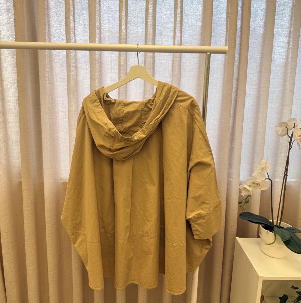 米棕色連帽日系斗篷 女上衣,二手女裝,穿搭,上衣,外套,襯衫 連帽斗篷