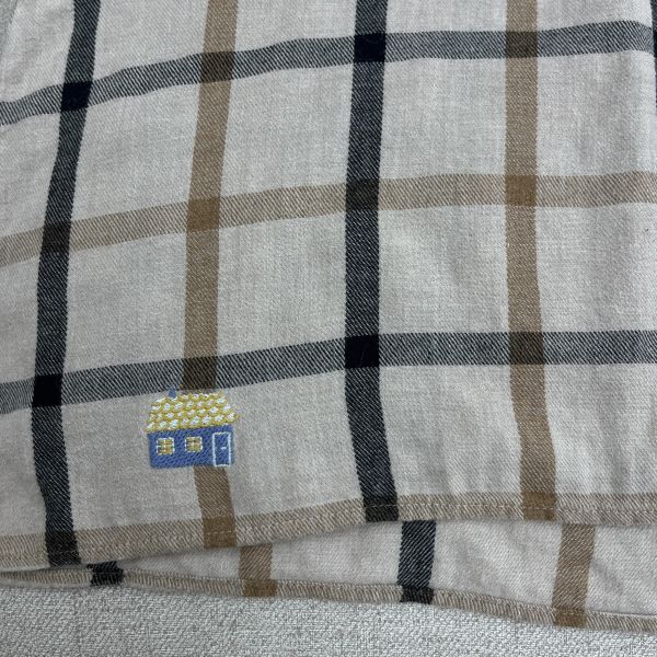 卡其色格子大學T 女上衣,二手女裝,穿搭,上衣,格子衫,日系穿搭,日常穿搭,舒適好穿,鹽系穿搭,冬日穿搭,春季穿搭