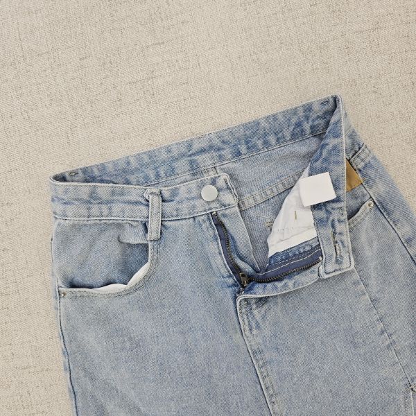 淺牛仔刷破側開衩長裙 二手女裙褲 / 長裙短裙 / 長褲短褲 / 穿搭推薦 / 高CP服飾