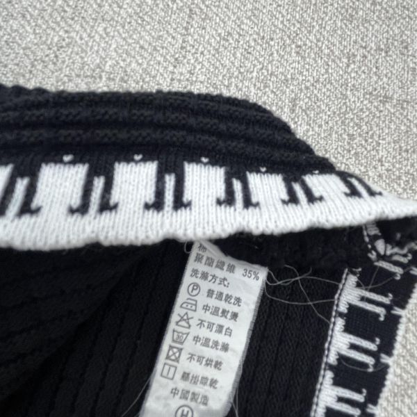 小香風黑針織短上衣 女上衣,二手女裝,穿搭,上衣,針織短上衣,黑色短上衣,小香風,氣質穿搭,約會穿搭,優雅穿搭,正式服裝