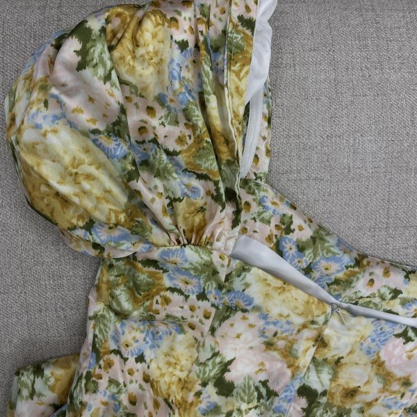 復古碎花泡泡袖長洋裝 二手女裙 / 長裙短裙 / 穿搭推薦 / 高CP服飾/度假/出遊/氣質/洋裝/復古