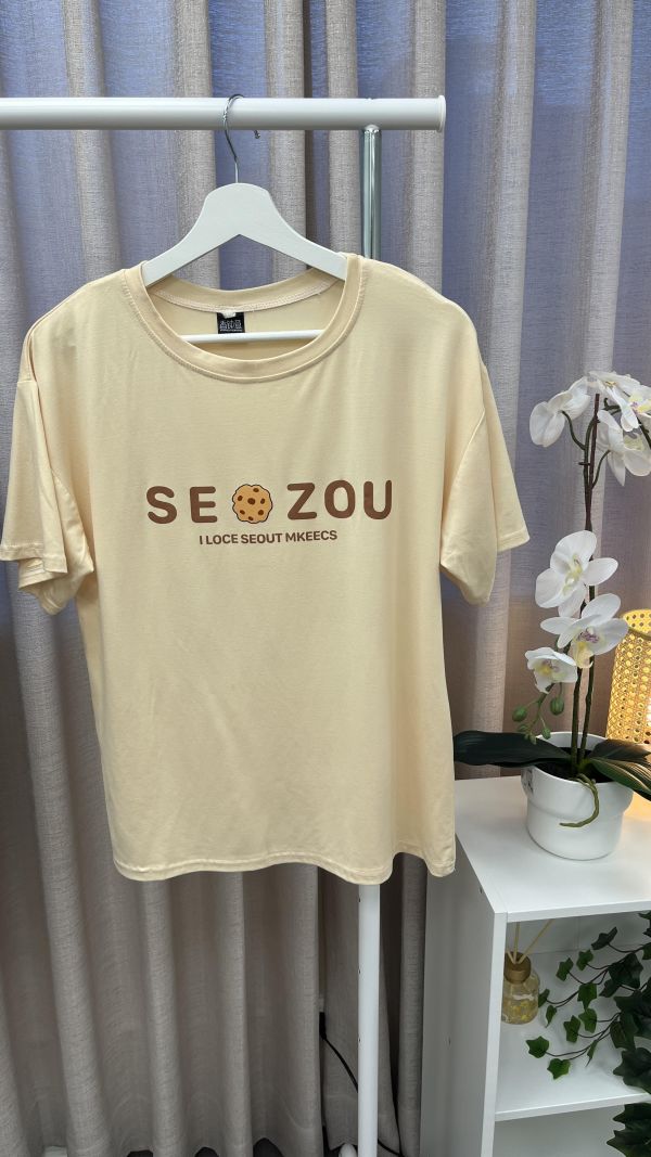 鵝黃小餅乾T恤 女上衣,二手女裝,穿搭,上衣,外套,襯衫 卡通圖案 可愛