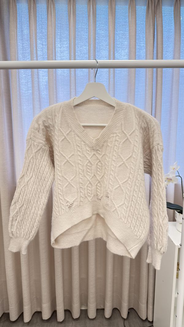 米白針織短版毛衣 女上衣,二手女裝,穿搭,上衣,外套,襯衫 毛衣 針織