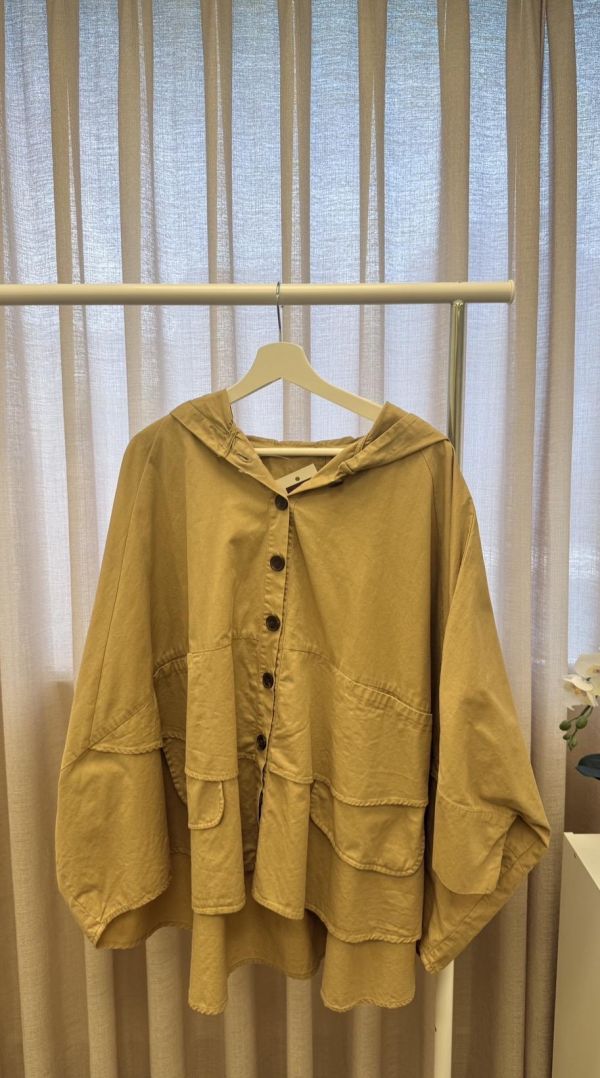 米棕色連帽日系斗篷 女上衣,二手女裝,穿搭,上衣,外套,襯衫 連帽斗篷