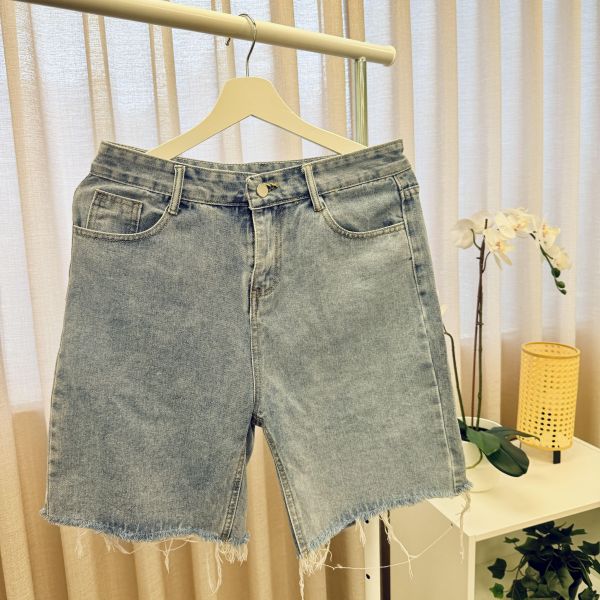 韓系五分牛仔褲 二手女裙褲 / 長裙短裙 / 長褲短褲 / 穿搭推薦 / 高CP服飾/牛仔褲/五分物