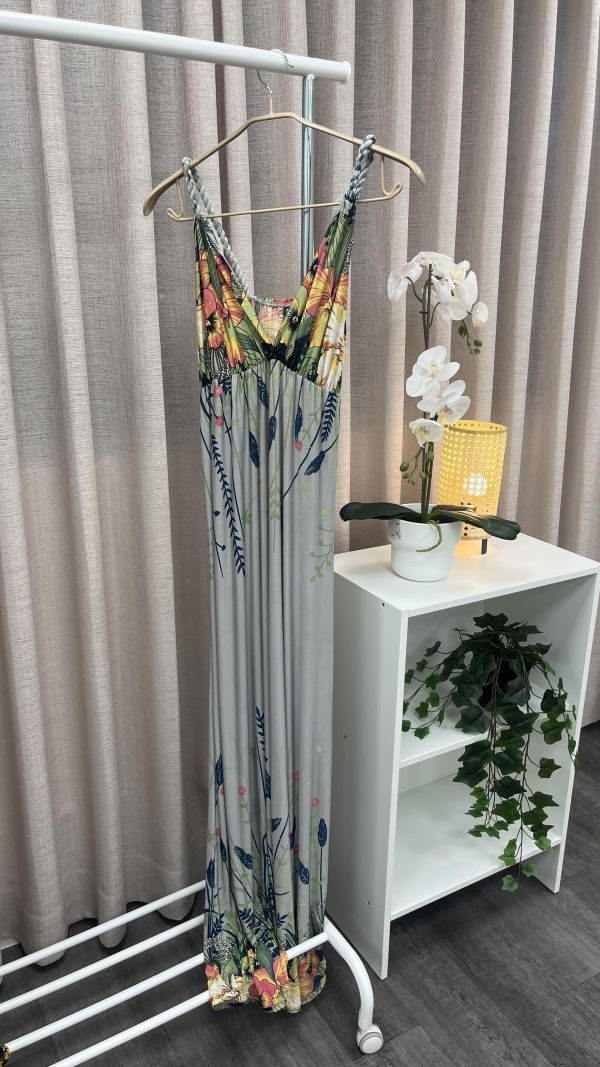 熱帶風灰色吊帶裙 二手女裙褲 / 長裙短裙 / 穿搭推薦 / 高CP服飾/熱帶穿搭/優雅長裙/海邊穿搭