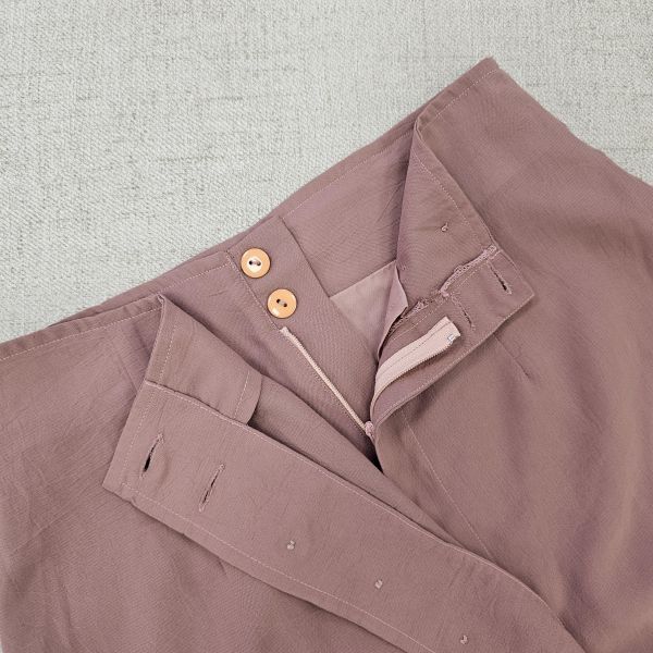 粉雙釦排釦褲裙 二手女裙褲 / 長裙短裙 / 長褲短褲 / 穿搭推薦 / 高CP服飾