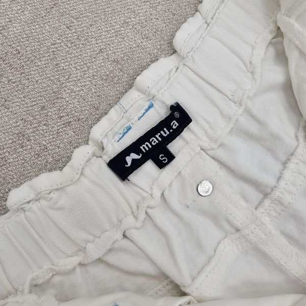 白色藍車線小鬍子logo短褲 二手女裙褲 / 長褲短褲 / 穿搭推薦 / 高CP服飾