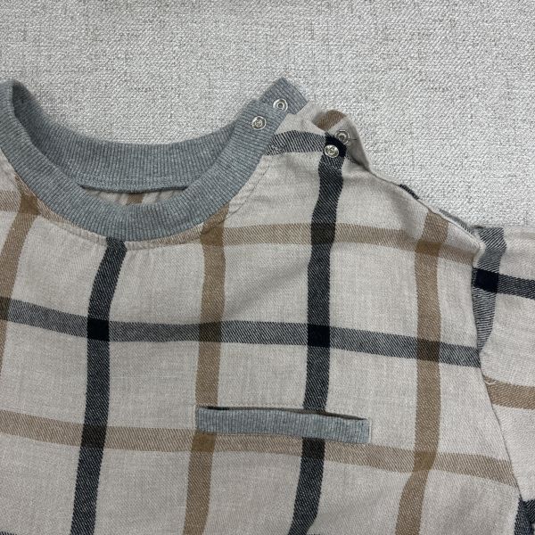 卡其色格子大學T 女上衣,二手女裝,穿搭,上衣,格子衫,日系穿搭,日常穿搭,舒適好穿,鹽系穿搭,冬日穿搭,春季穿搭