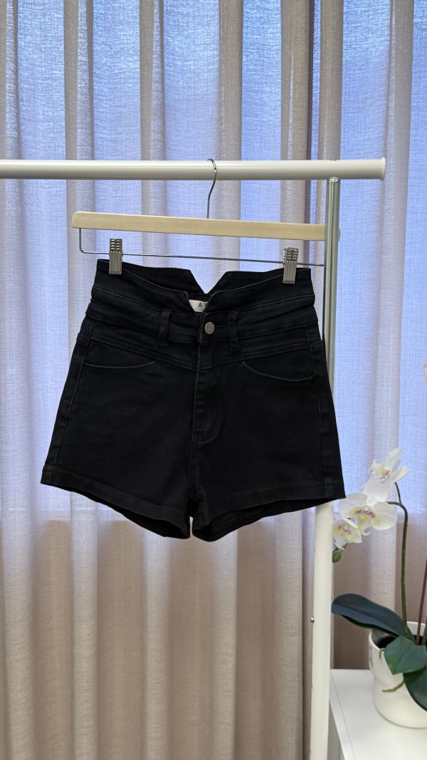 黑色高腰修身雙層腰頭短褲 二手女裙褲 / 長裙短裙 / 長褲短褲 / 穿搭推薦 / 高CP服飾