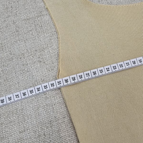 黃方領針織背心 女上衣 / 二手女裝 / 穿搭