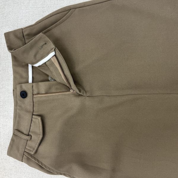 卡其色通勤西裝裙 二手女裙褲 / 長裙短裙 / 長褲短褲 / 穿搭推薦 / 高CP服飾/直筒/A字/寬鬆 / 綁帶設計 / 寬鬆直筒 / 開衩設計