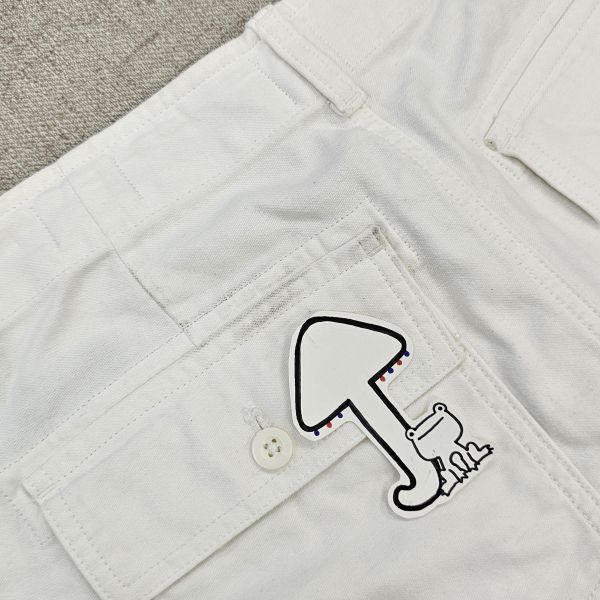 白色高腰排扣顯瘦短褲 二手女裙褲 / 長裙短裙 / 長褲短褲 / 穿搭推薦 / 高CP服飾