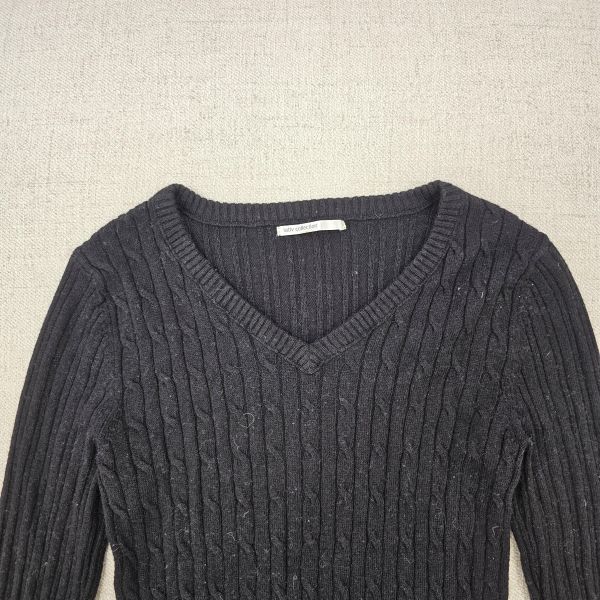 黑V領修身麻花毛衣 女上衣 / 二手女裝 / 穿搭