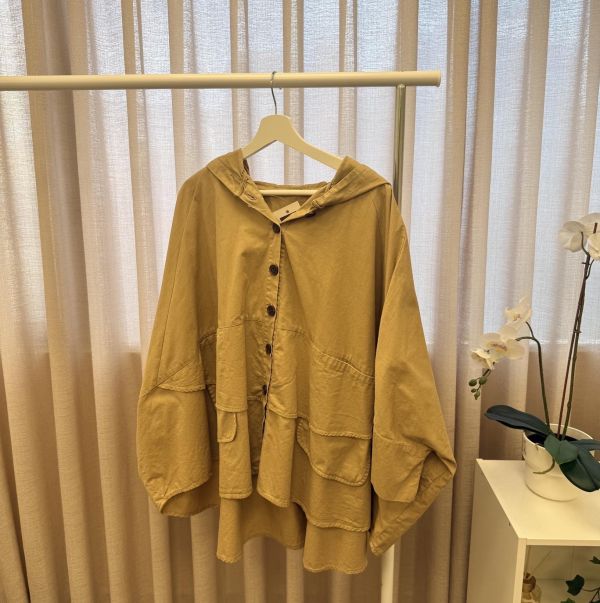 米棕色連帽日系斗篷 女上衣,二手女裝,穿搭,上衣,外套,襯衫 連帽斗篷