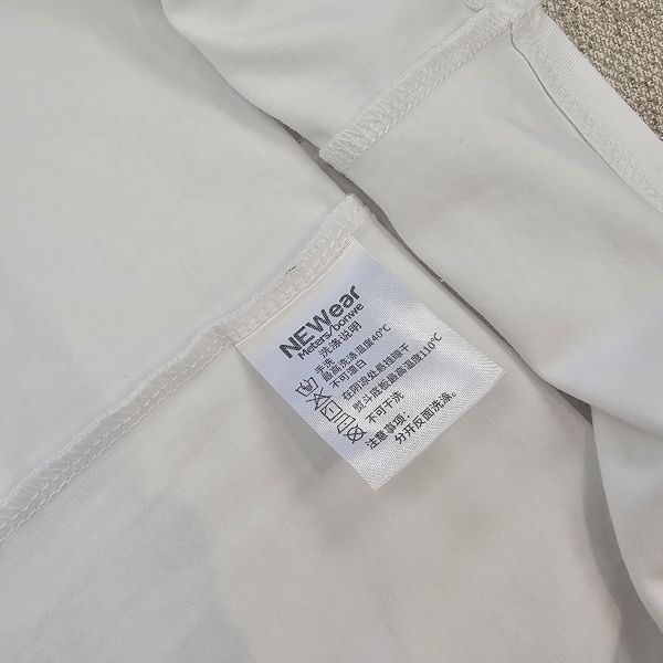 簡約又百搭白細肩背心 女上衣 / 二手女裝 / 穿搭