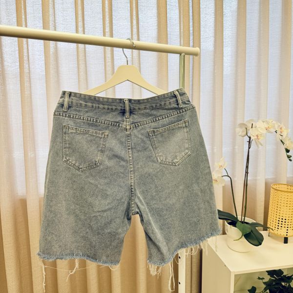 韓系五分牛仔褲 二手女裙褲 / 長裙短裙 / 長褲短褲 / 穿搭推薦 / 高CP服飾/牛仔褲/五分物