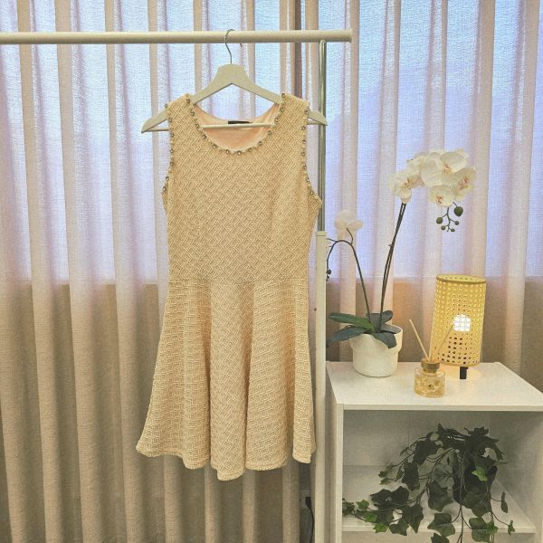 膚橘小香風小鑽無袖洋裝 二手女裙褲 / 長裙短裙 / 長褲短褲 / 穿搭推薦 / 高CP服飾