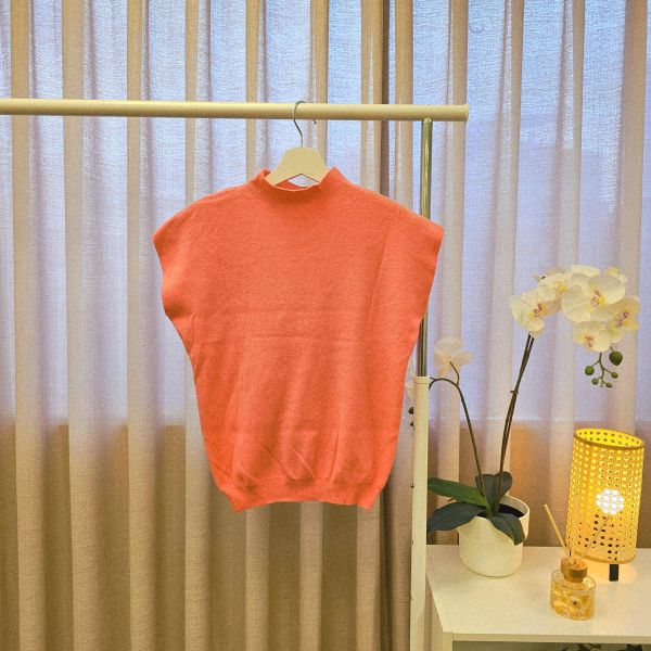 亮粉高領無袖針織上衣 女上衣 / 二手女裝 / 穿搭