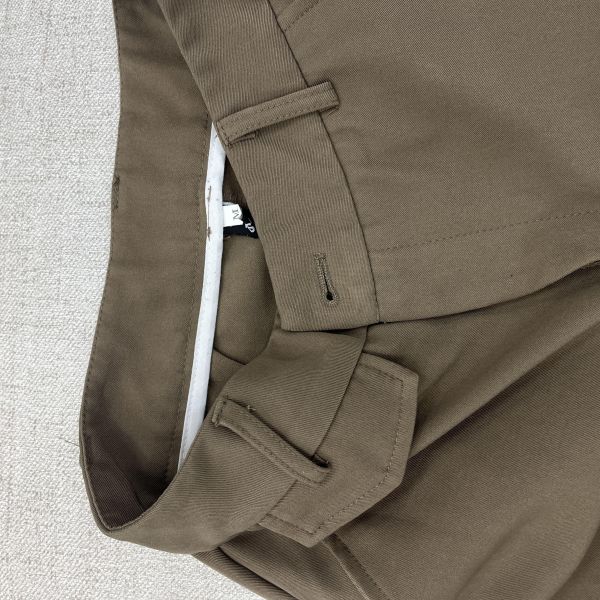 卡其色通勤西裝裙 二手女裙褲 / 長裙短裙 / 長褲短褲 / 穿搭推薦 / 高CP服飾/直筒/A字/寬鬆 / 綁帶設計 / 寬鬆直筒 / 開衩設計