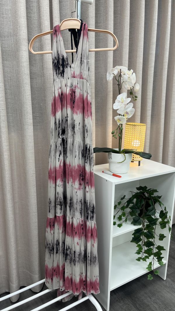 波西米亞風灰色渲染掛脖長裙 二手女裙褲,長裙短裙,穿搭推薦,高CP服飾,波西米亞風,海邊穿搭,質感長裙