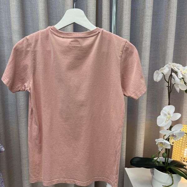 柔和粉小白T恤 女上衣,二手女裝,穿搭,上衣,外套,襯衫 卡通 小白