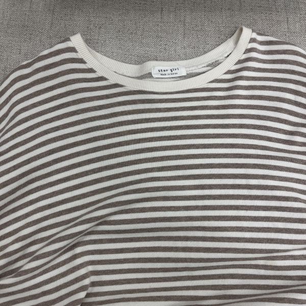 米棕條紋圓領大學T 女上衣,二手女裝,穿搭,上衣,外套,襯衫 條紋 撞色